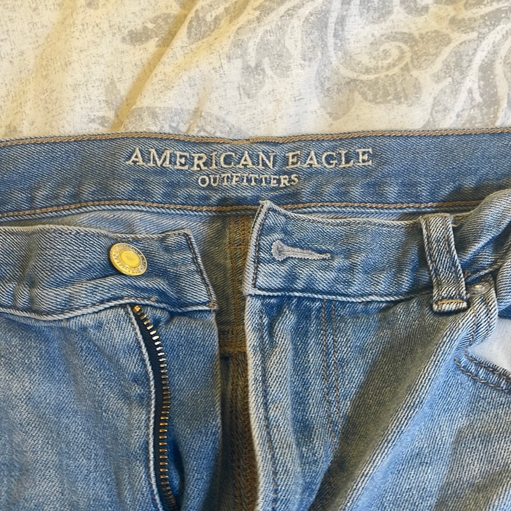 American eagle distressed jeans